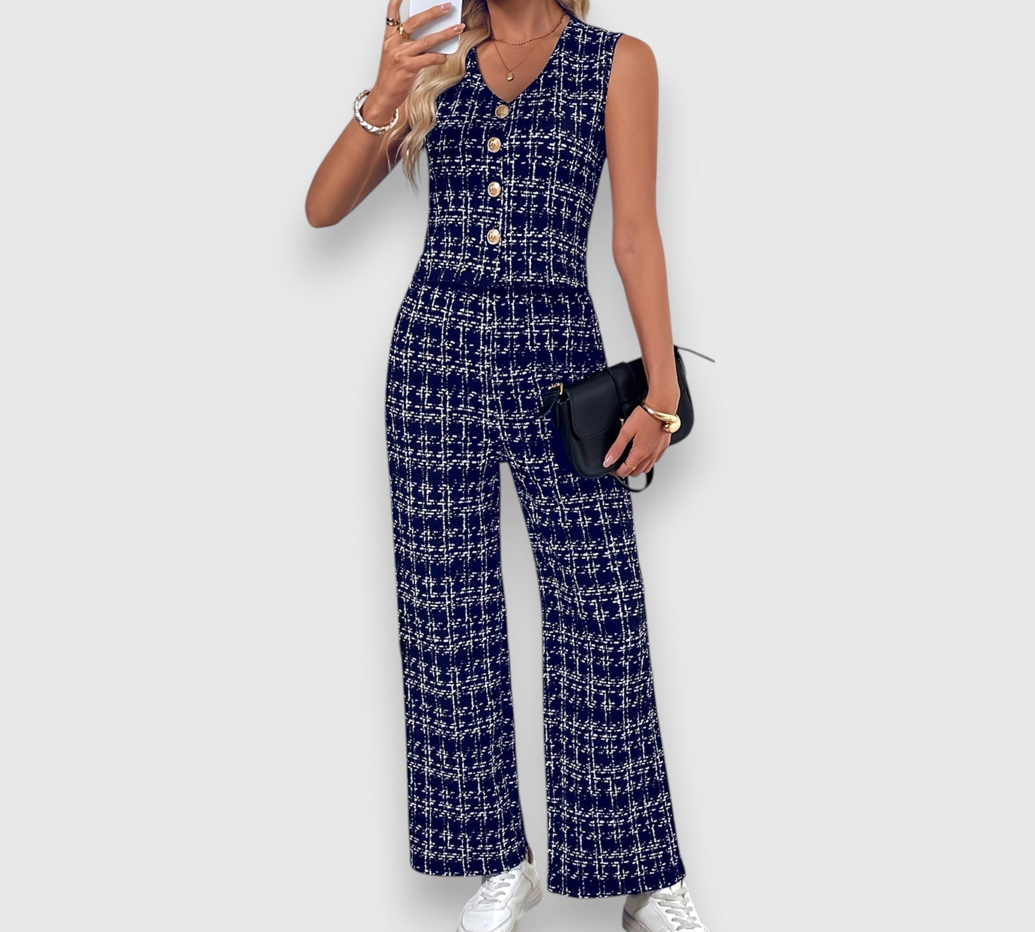 Set od dva dijela s V-izrezom i odgovarajućim hlačama