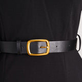 Nora™ | Elegantna crna haljina s remenom i mandarin ovratnikom