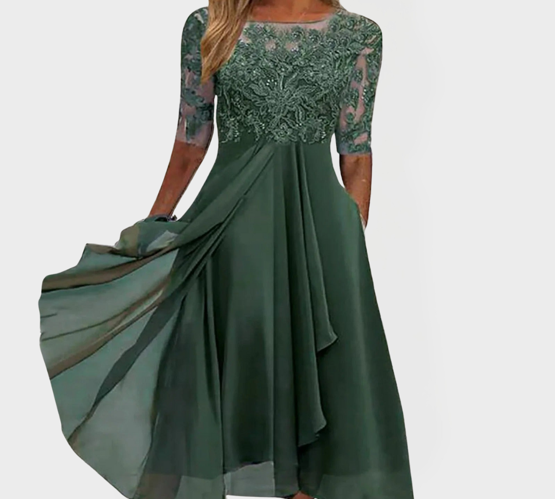 Ručno Isfurano Odjeće s Čipkom i Romantičnim Duhom