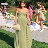 Lara - Moderna Elegancija S Otvorenim Leđima