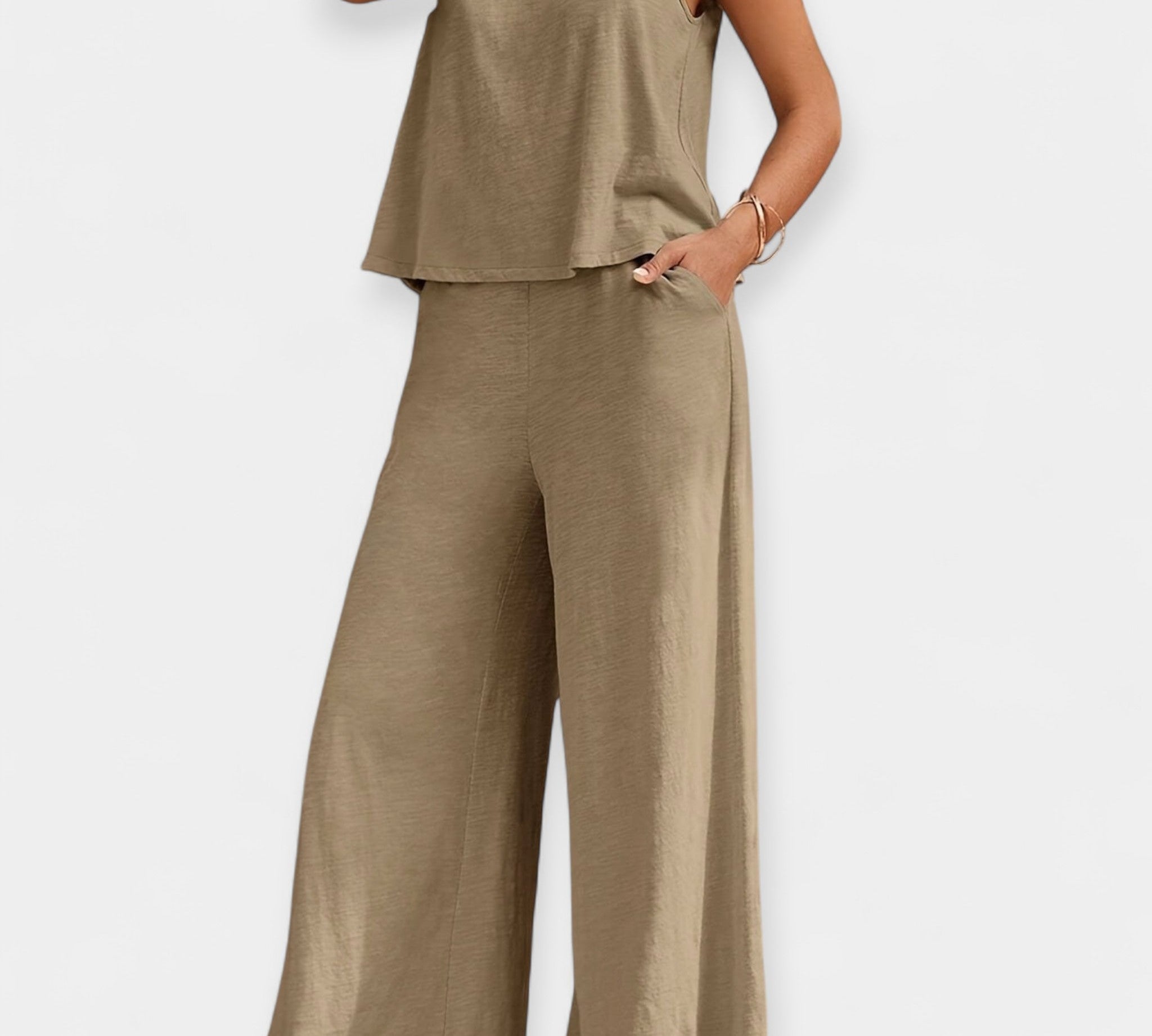 Set majice bez rukava i širokih hlača