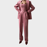 Karolina – Moćni Trodijelni Kostim