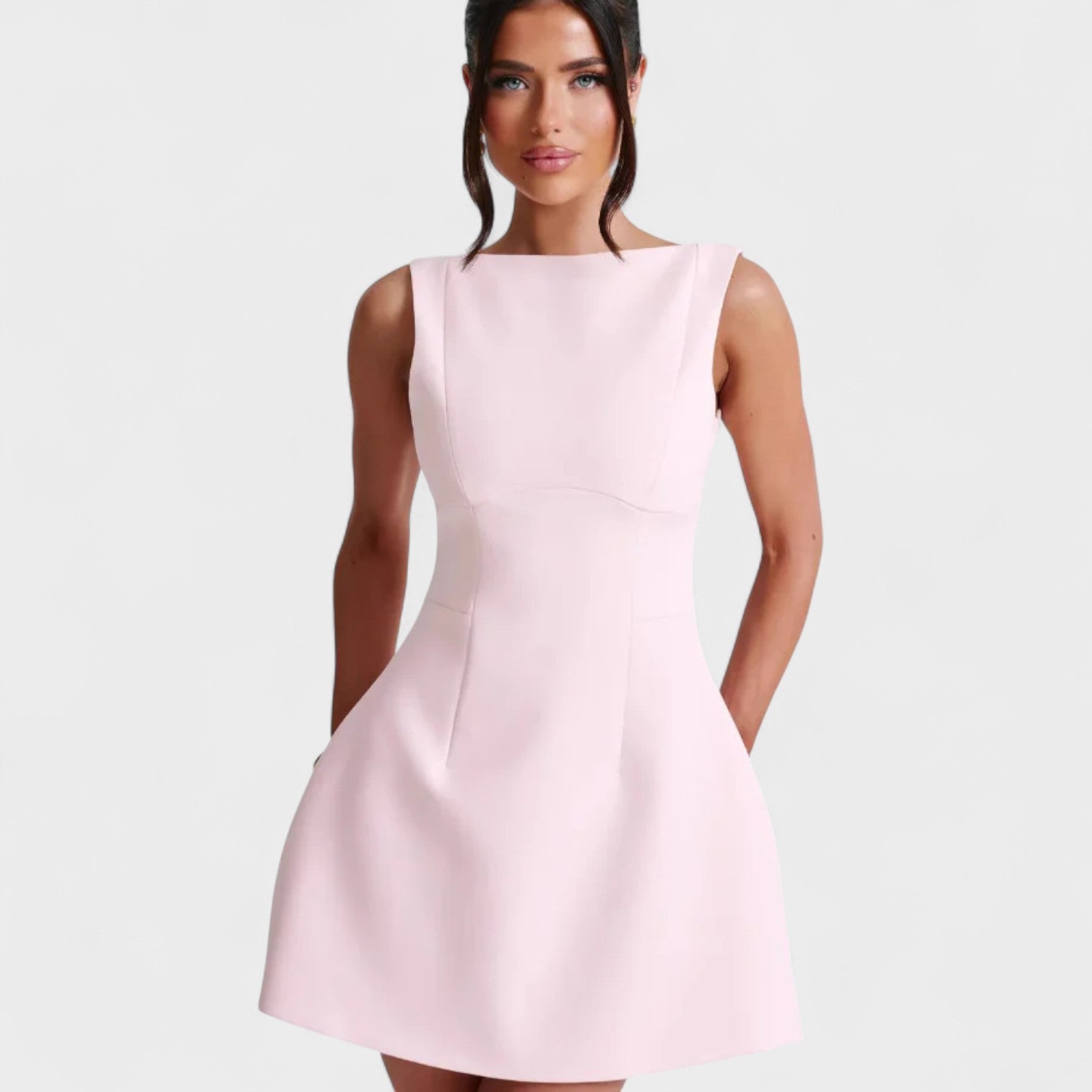 Ana - Elegantna Kratka Haljina