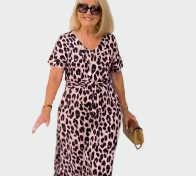 Haljina s leopard uzorkom i impresivnim V-izrezom