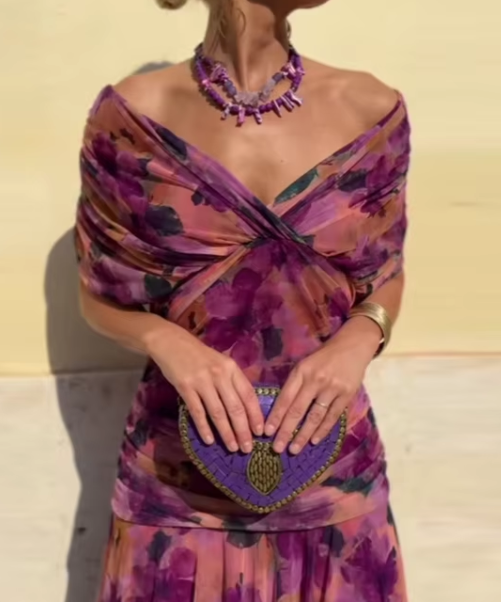 Luisa Haljina s V-izrezom