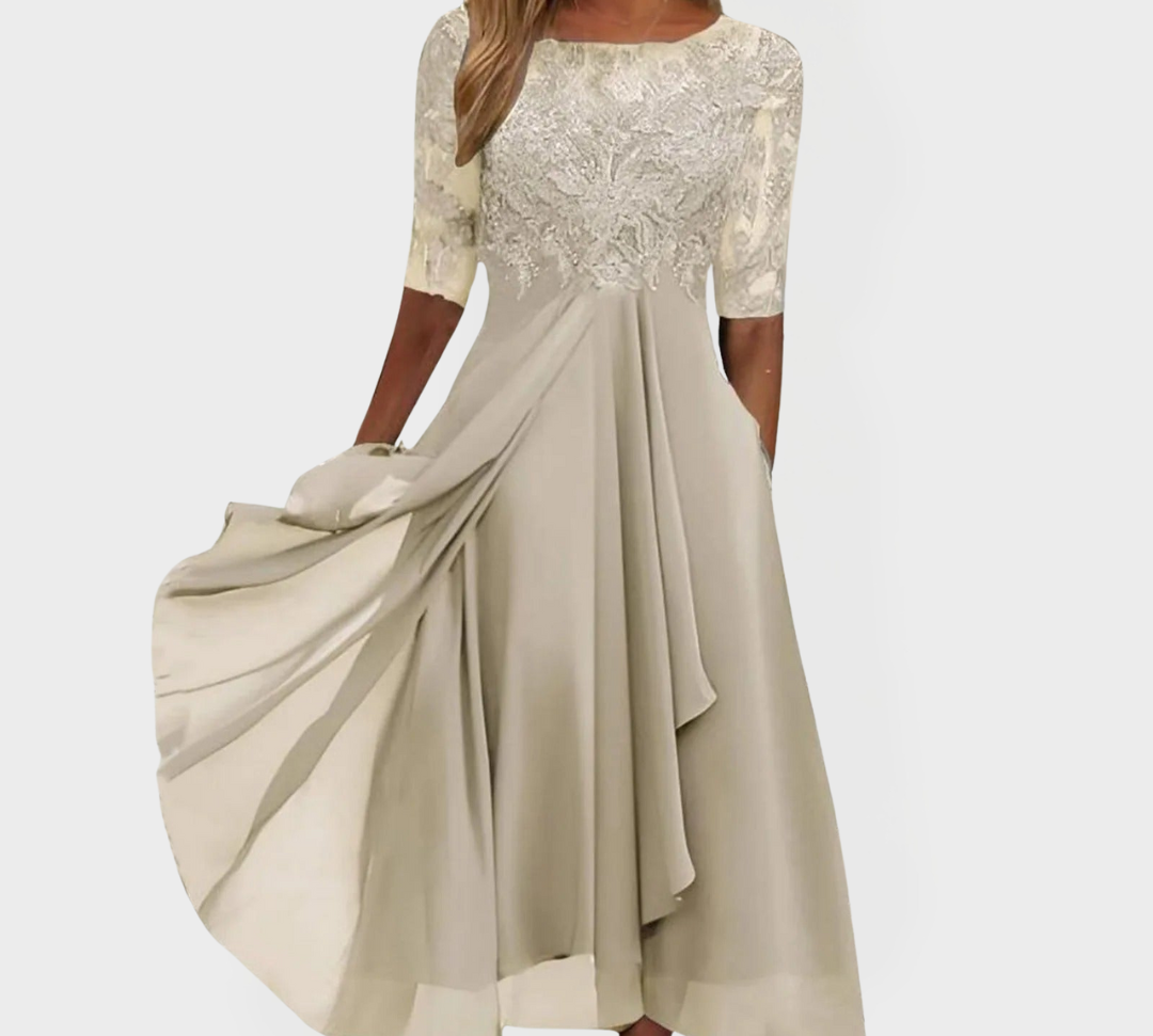 Ručno Isfurano Odjeće s Čipkom i Romantičnim Duhom