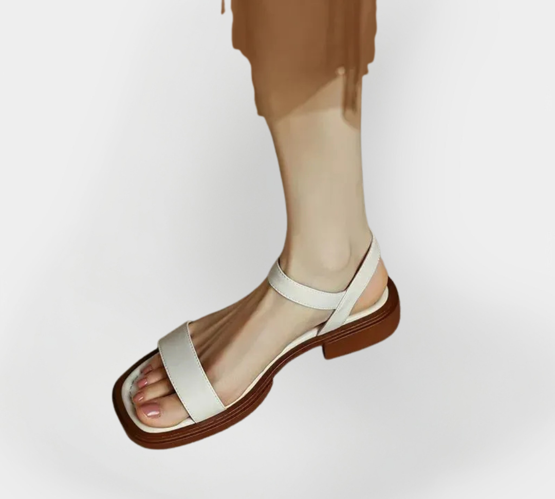 Kožne sandale s niskom petom