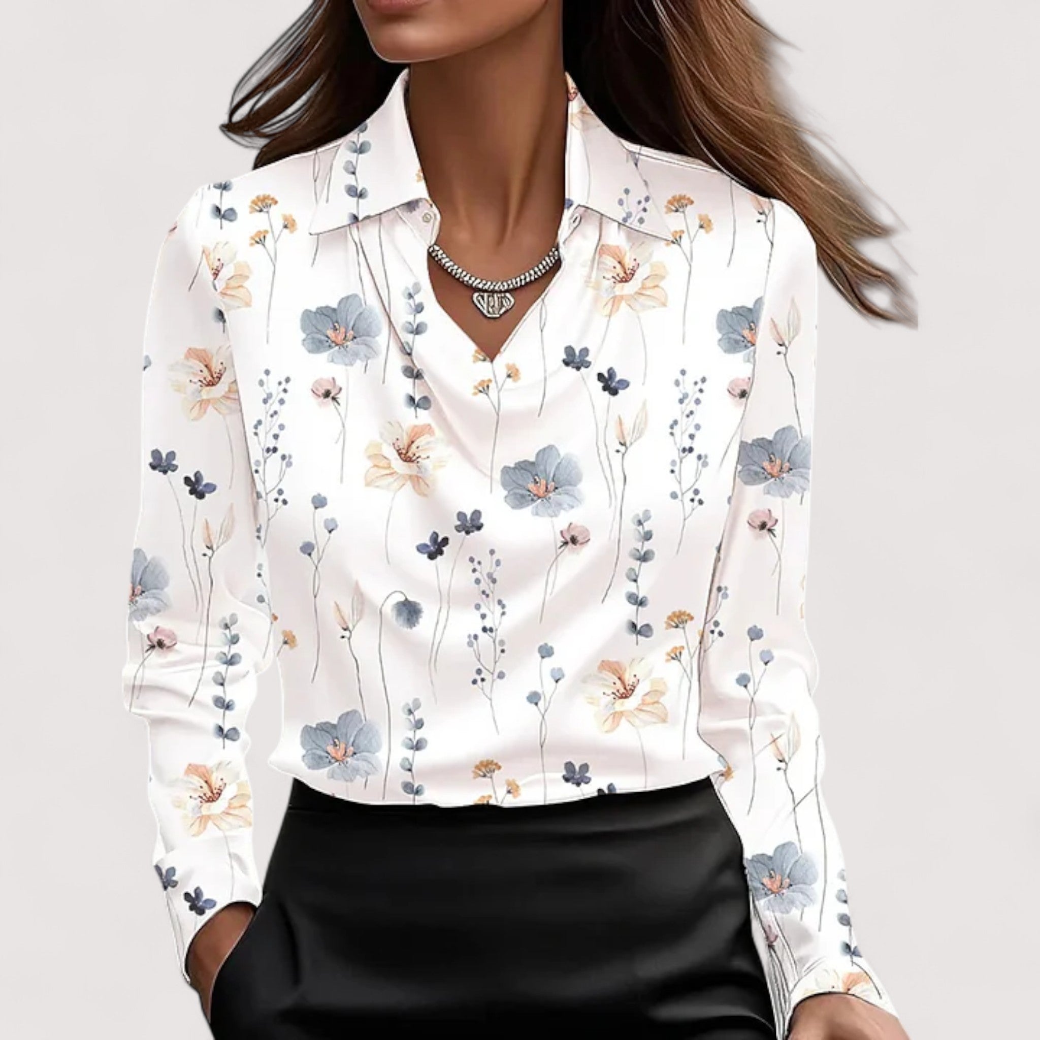 Charlotte™ | Satenska bluza s V-izrezom