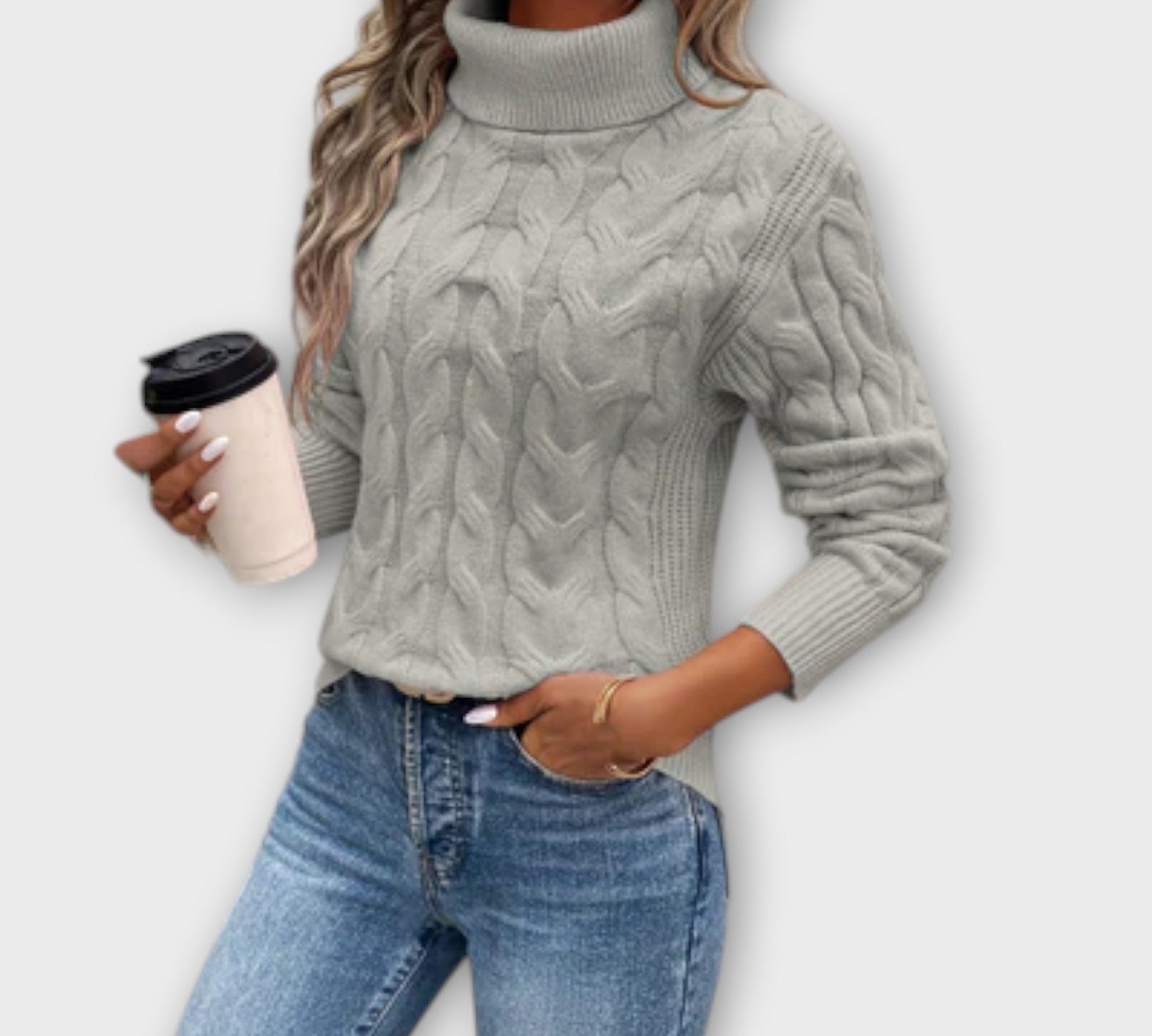 Amelija – Elegantni Pulover s Rolom od Mrežice