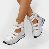 Elegantne lagane sandale s potpeticom i bočnim patentom