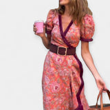 Romantična haljina s remenom i satenskim volanom