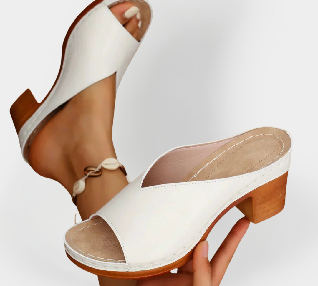 Ortopedske sandale s debelom petom