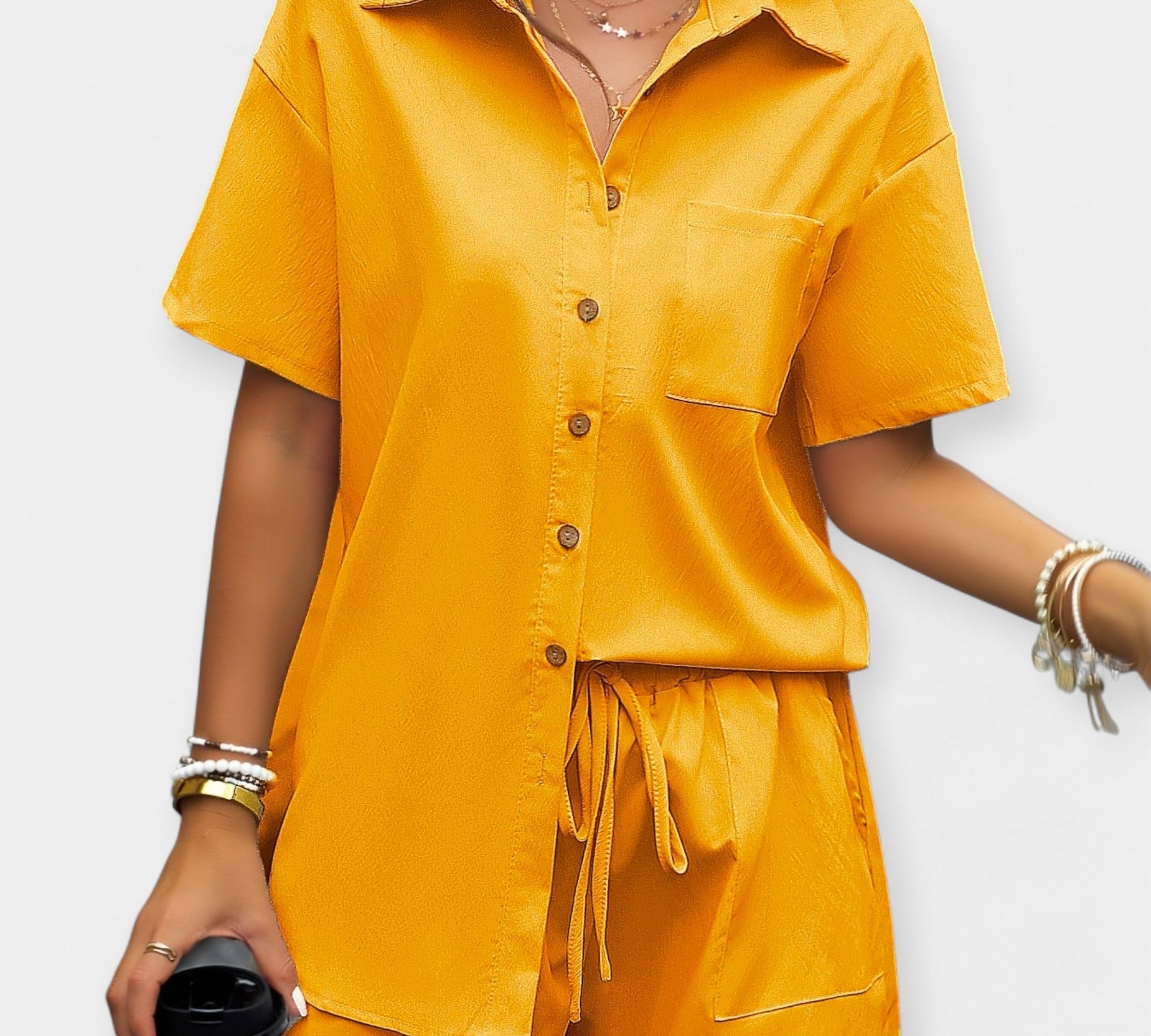 Udoban Set s Košuljom i Šortsem