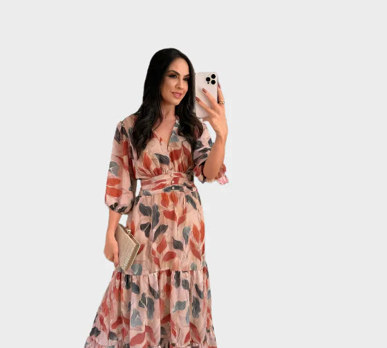 Duga haljina s cvjetnim uzorkom i udobnim krojem za elegantne dane