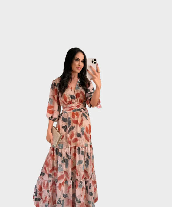 Duga haljina s cvjetnim uzorkom i udobnim krojem za elegantne dane