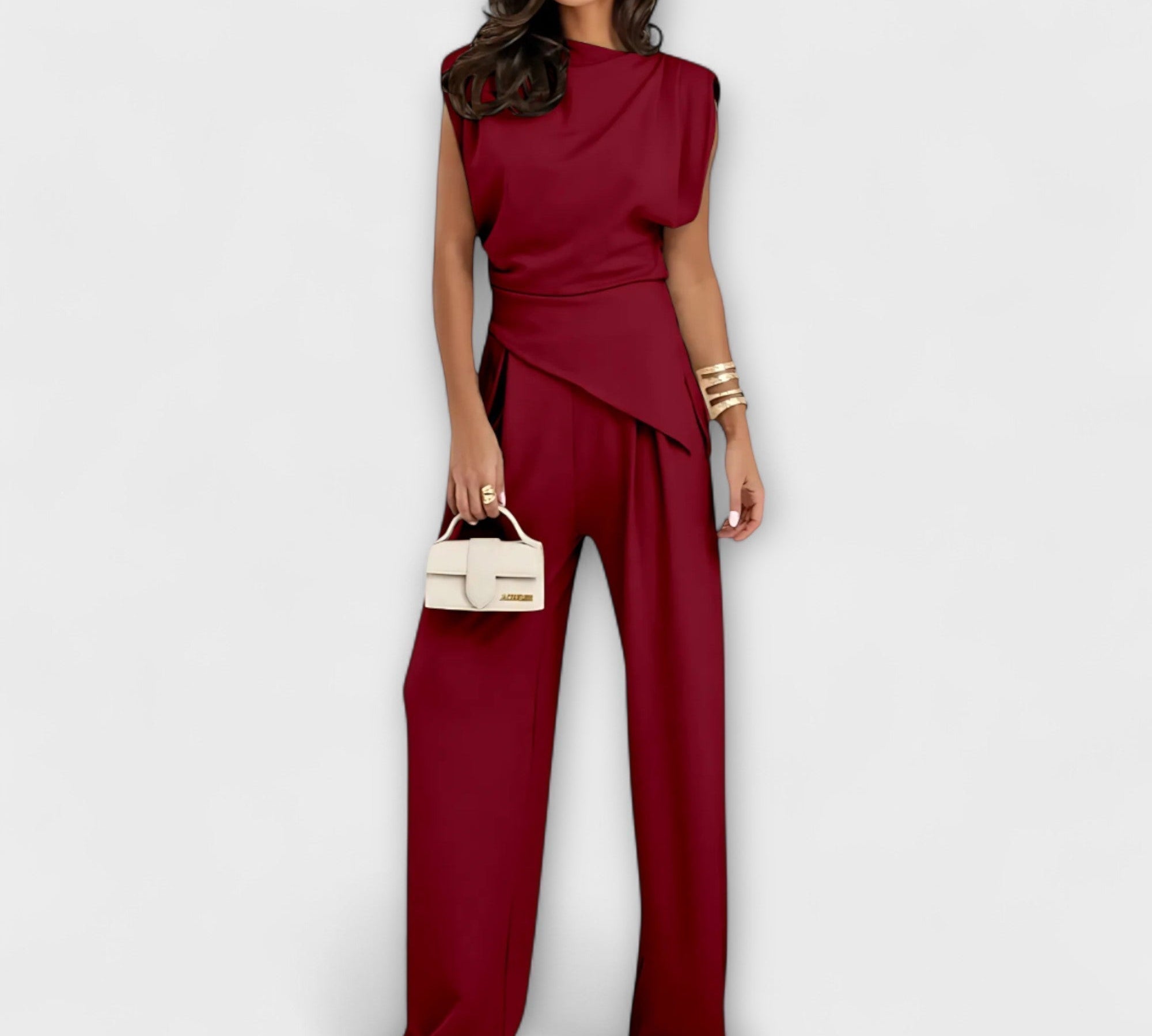 Asimetrični Set s Dramatičnim Ramena