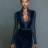 Elegantna slim-fit midi haljina s V-izrezom od tamnoplanog baršuna s čipkom za žene