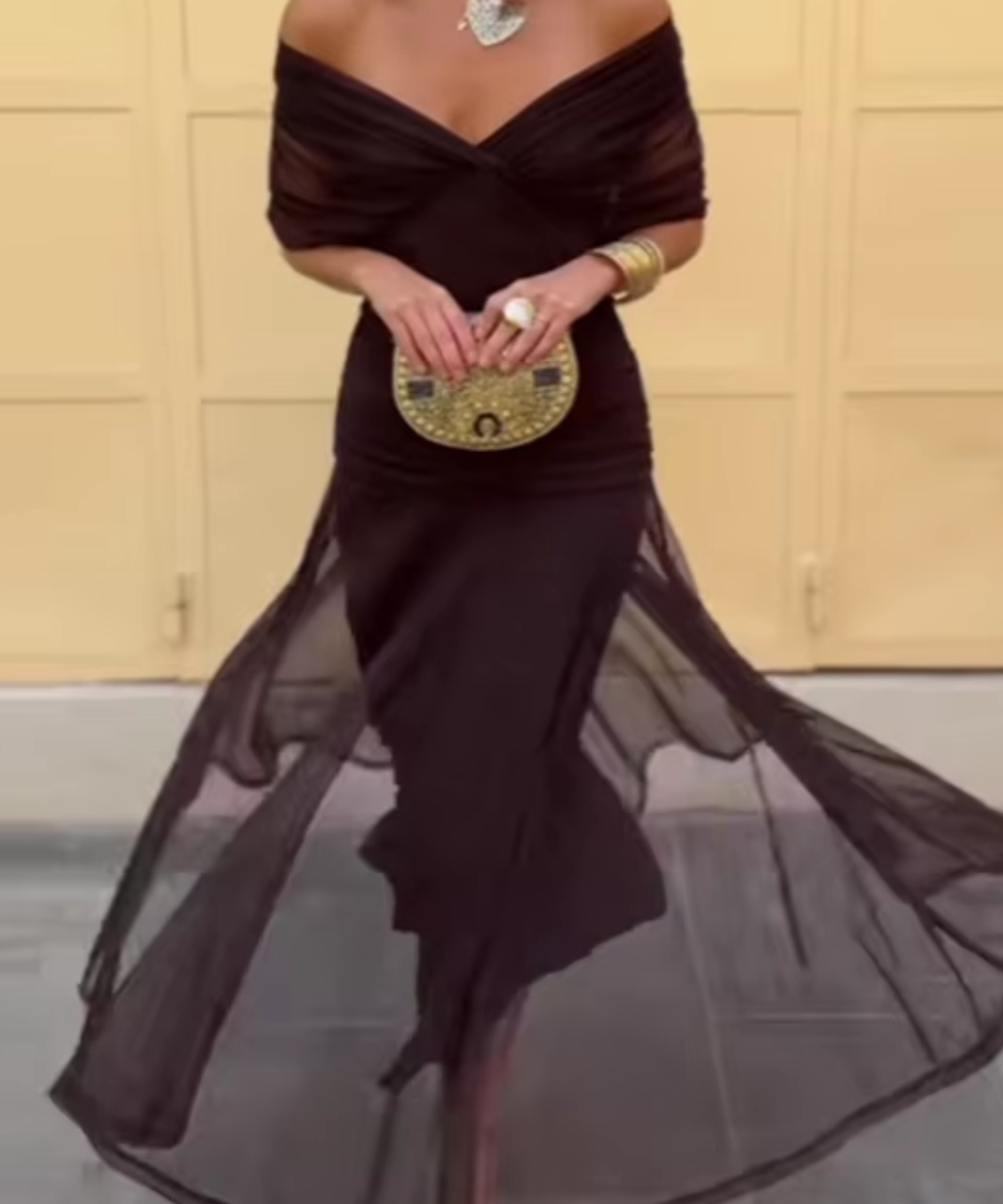 Valentina | Elegantni Maxi Haljina za Proslavu s V Izrezom