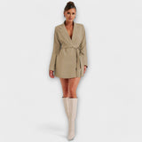 Nika – Elegantna Haljina s Pojasom