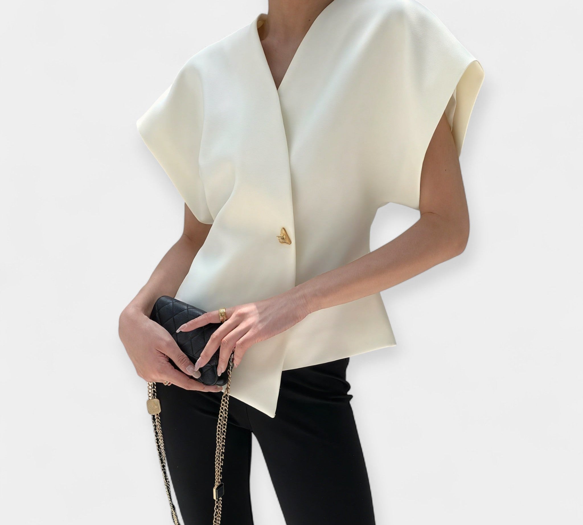 Minimalistički Elegantni Top