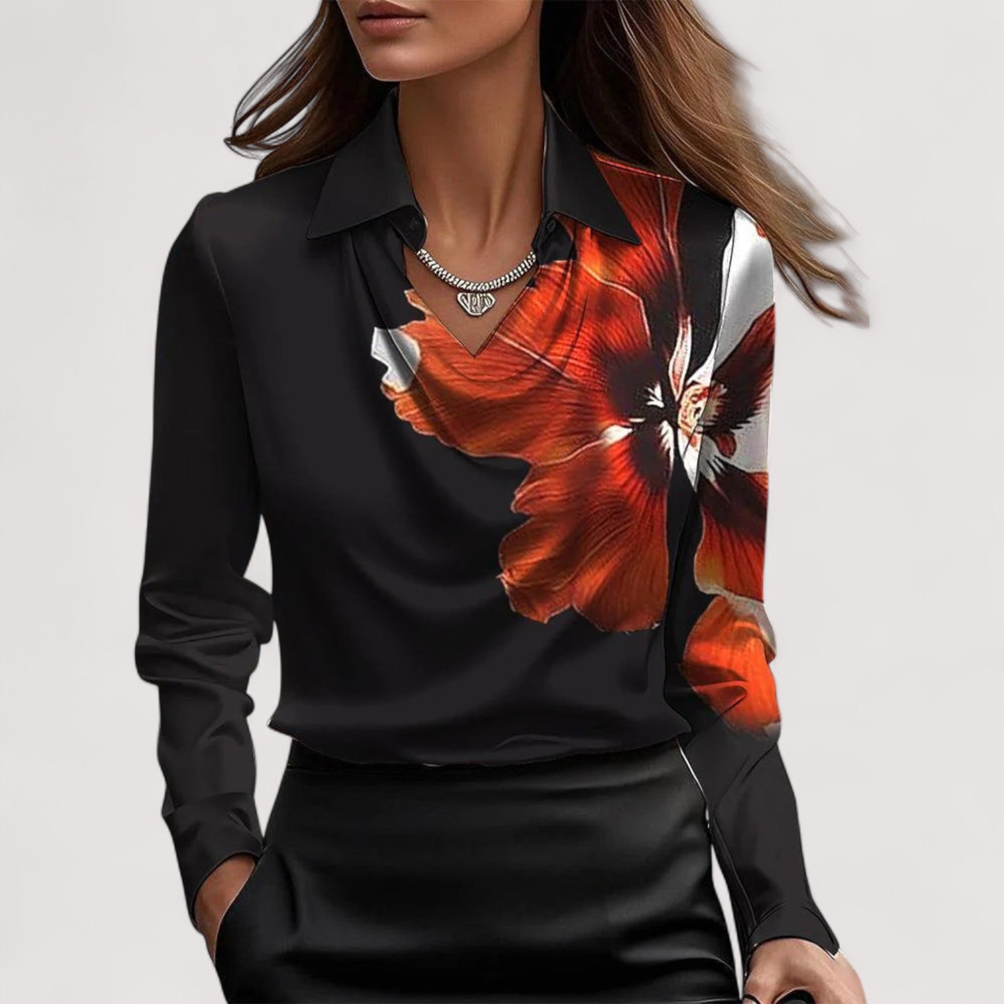 Charlotte™ | Satenska bluza s V-izrezom