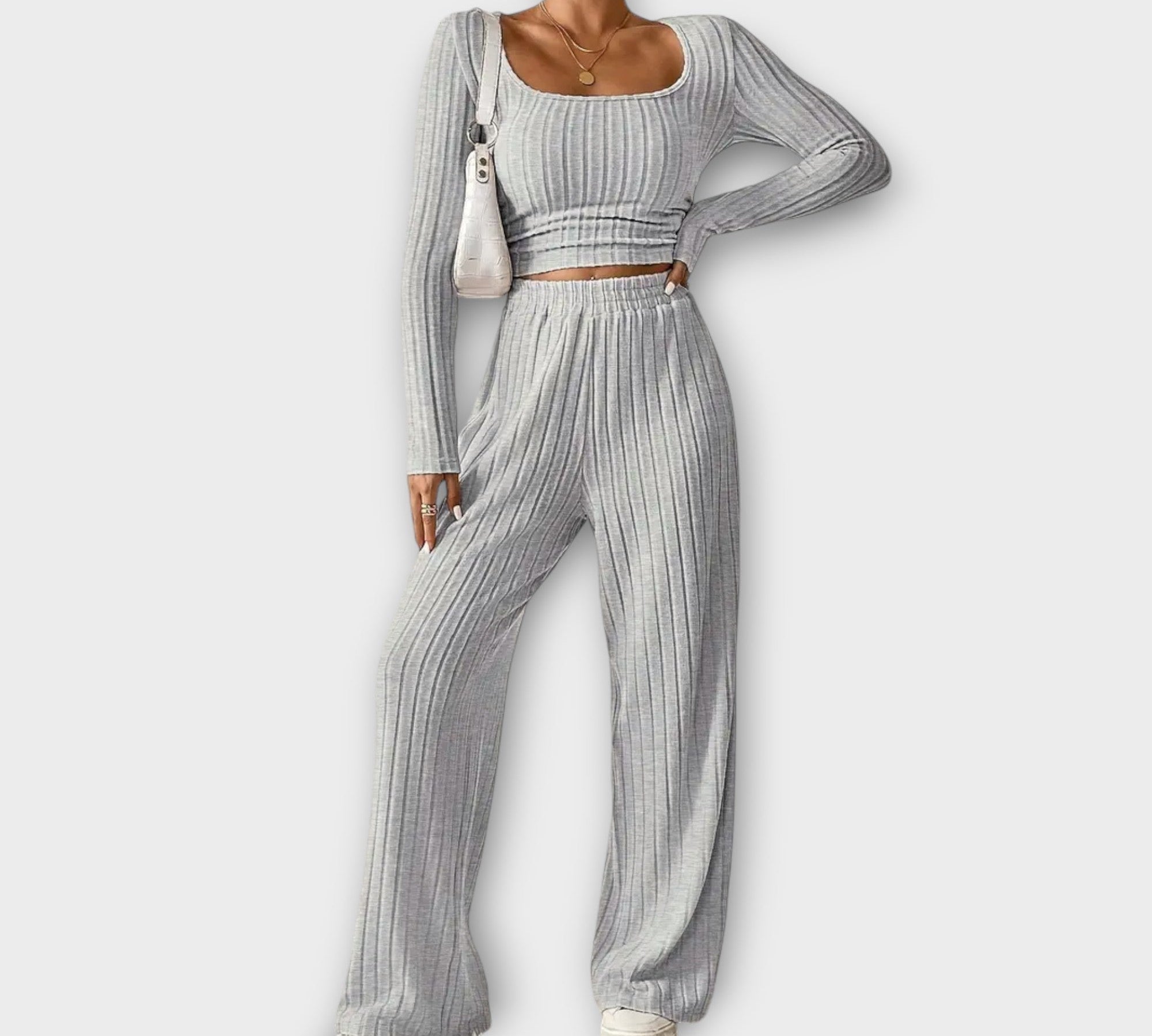 Ana - Udobna Kombinacija