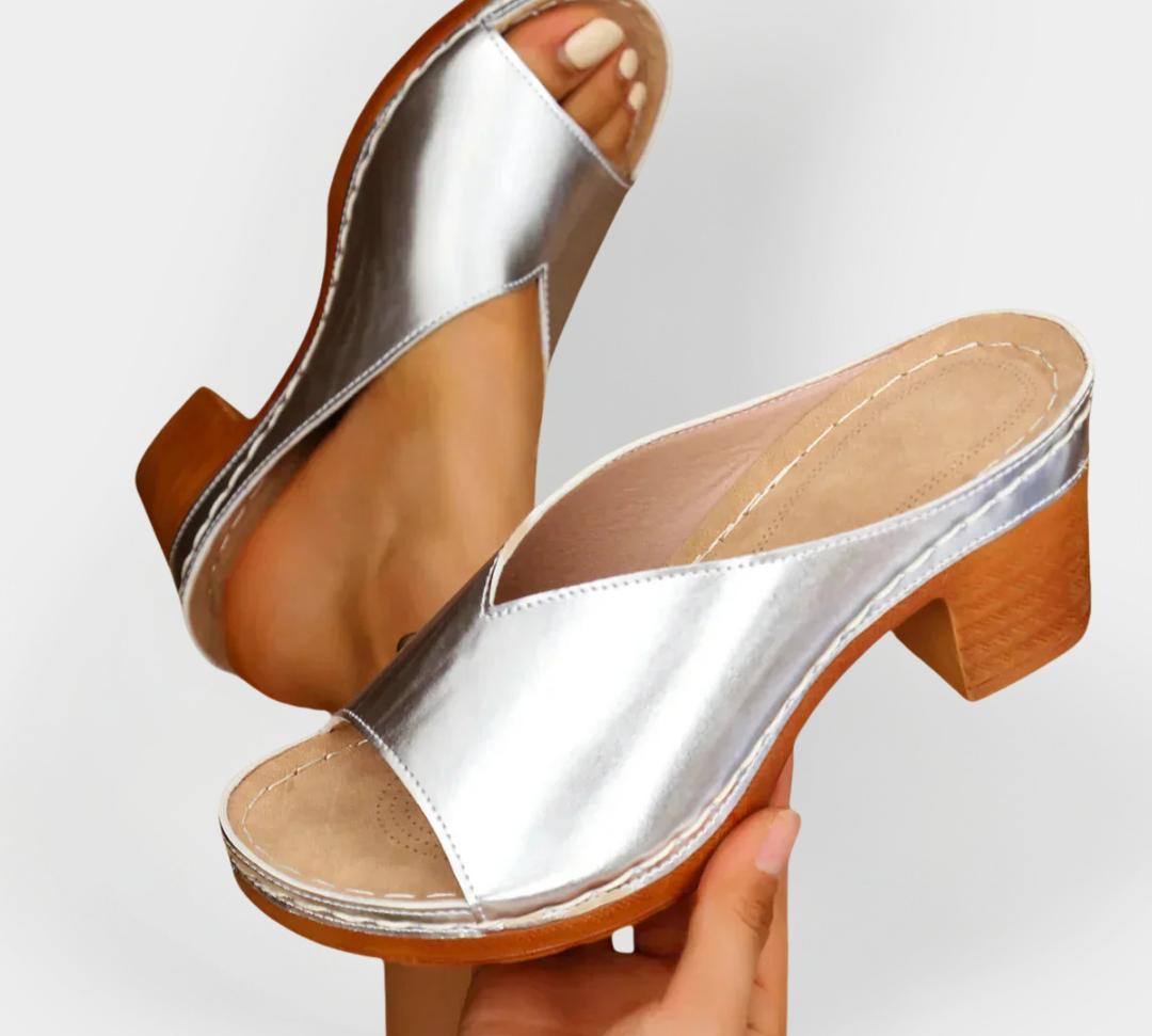 Ortopedske sandale s debelom petom