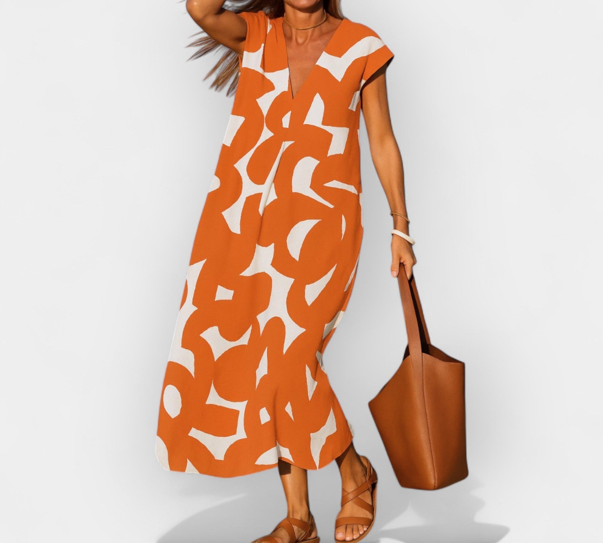 Prozračno haljina s V-izrezom i modernim dizajnom