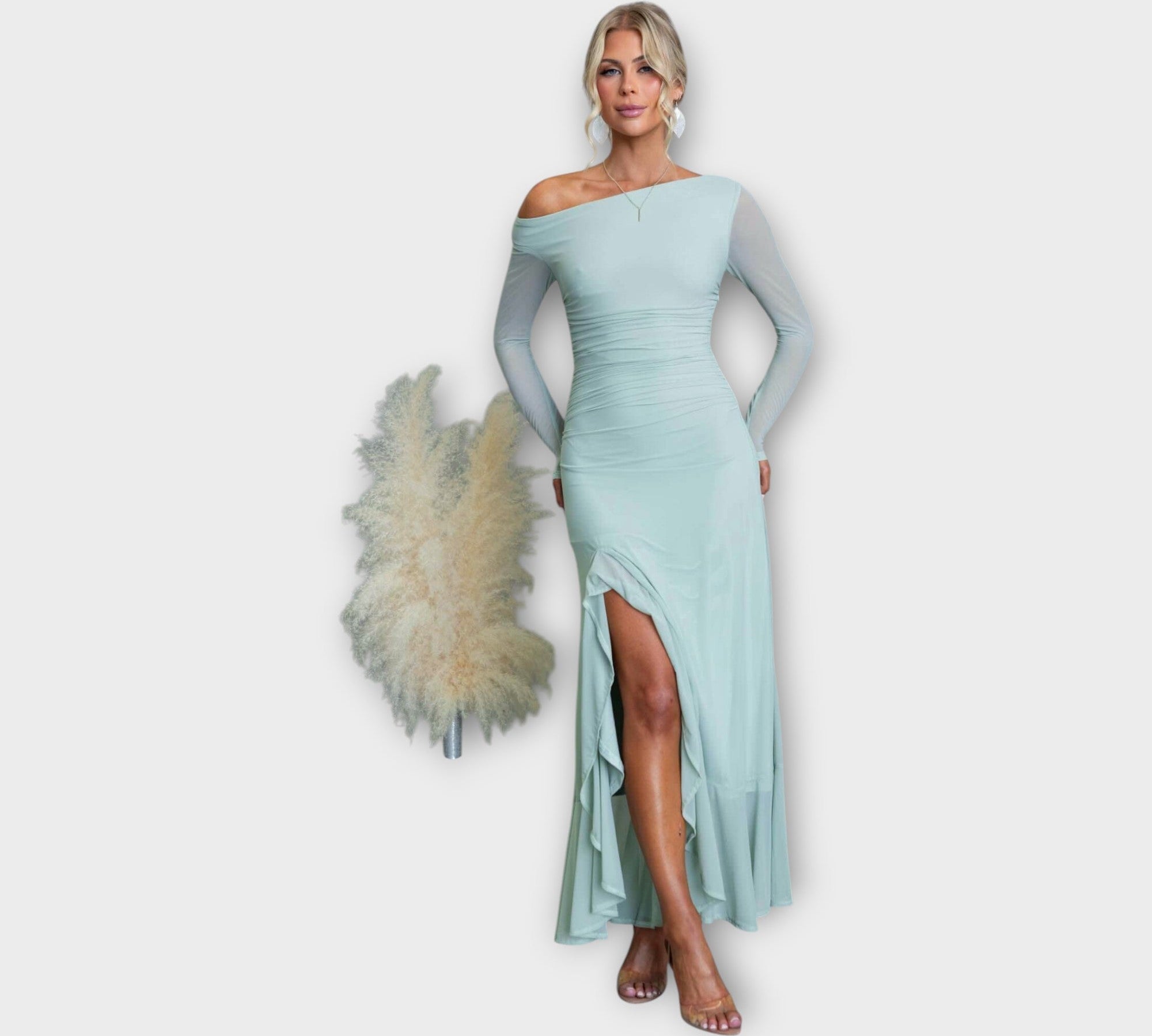 Impresivna Haljina s Elegantnom Linijom