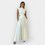 Upečatljiva haljina s prorezima