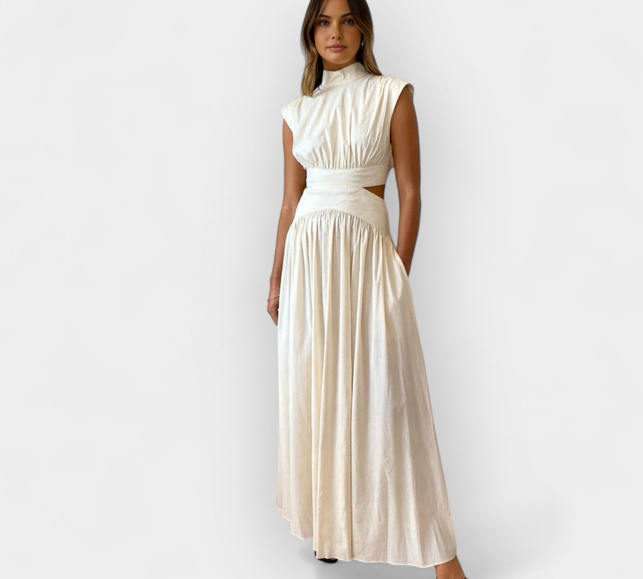 Upečatljiva haljina s prorezima