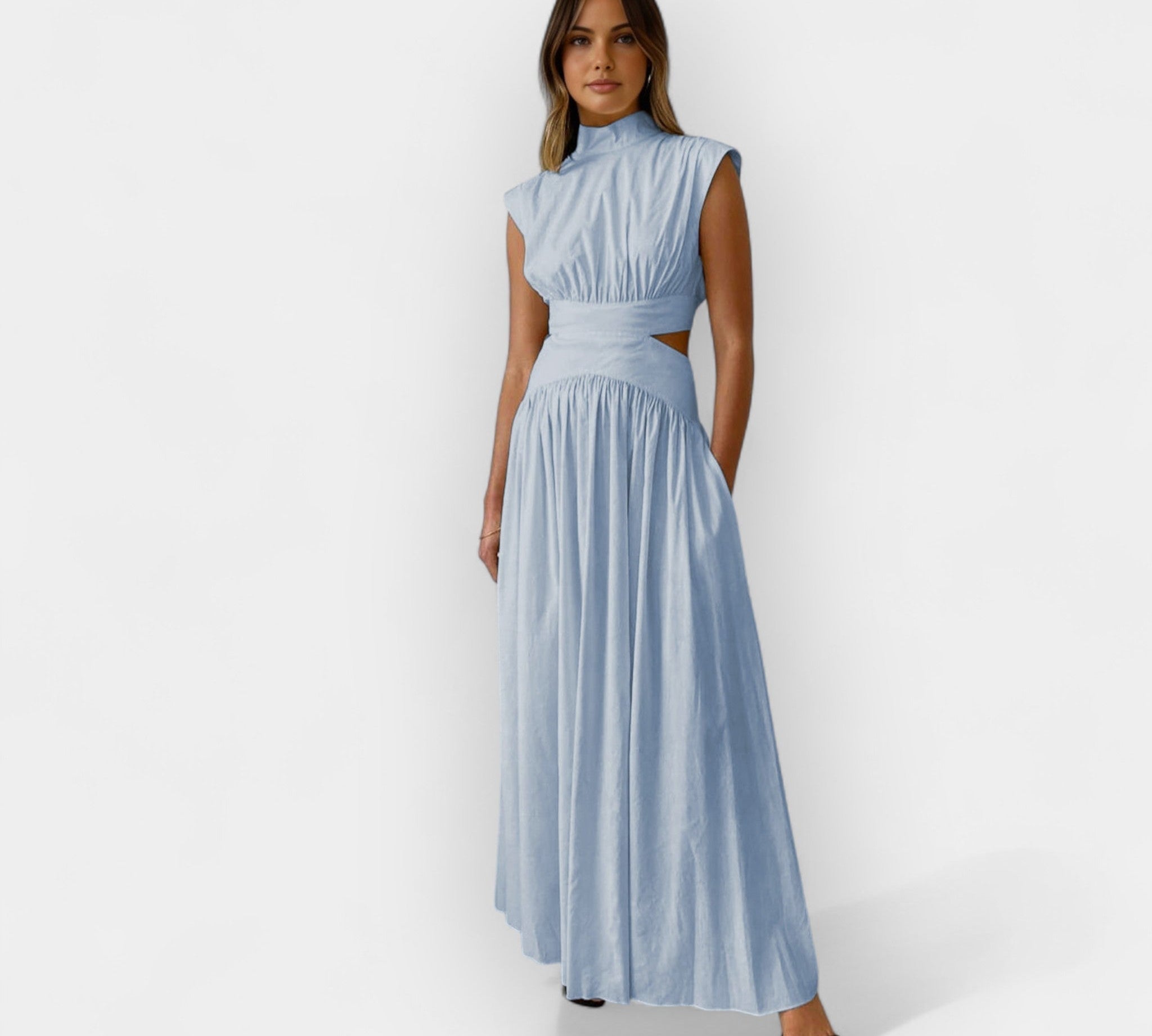 Upečatljiva haljina s prorezima