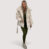 Elora™ | Kratka prošivena jakna s torbicom na pojasu