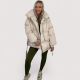 Elora™ | Kratka prošivena jakna s torbicom na pojasu