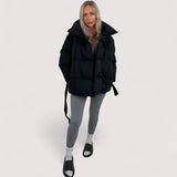 Elora™ | Kratka prošivena jakna s torbicom na pojasu