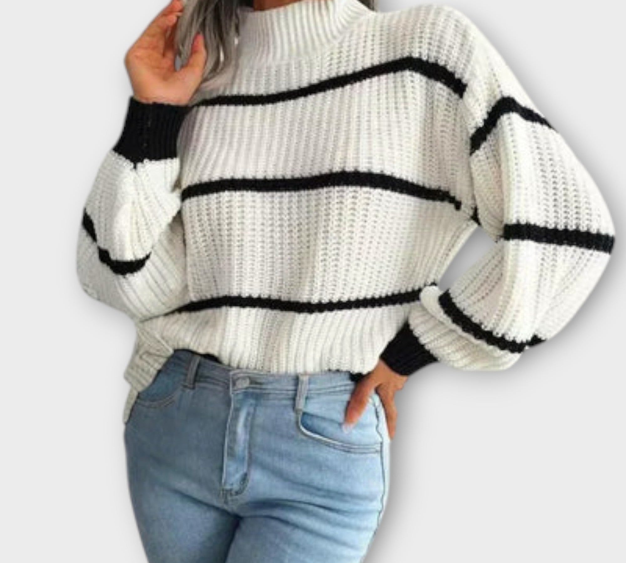 Chavala - Pulover s rolom i prugama
