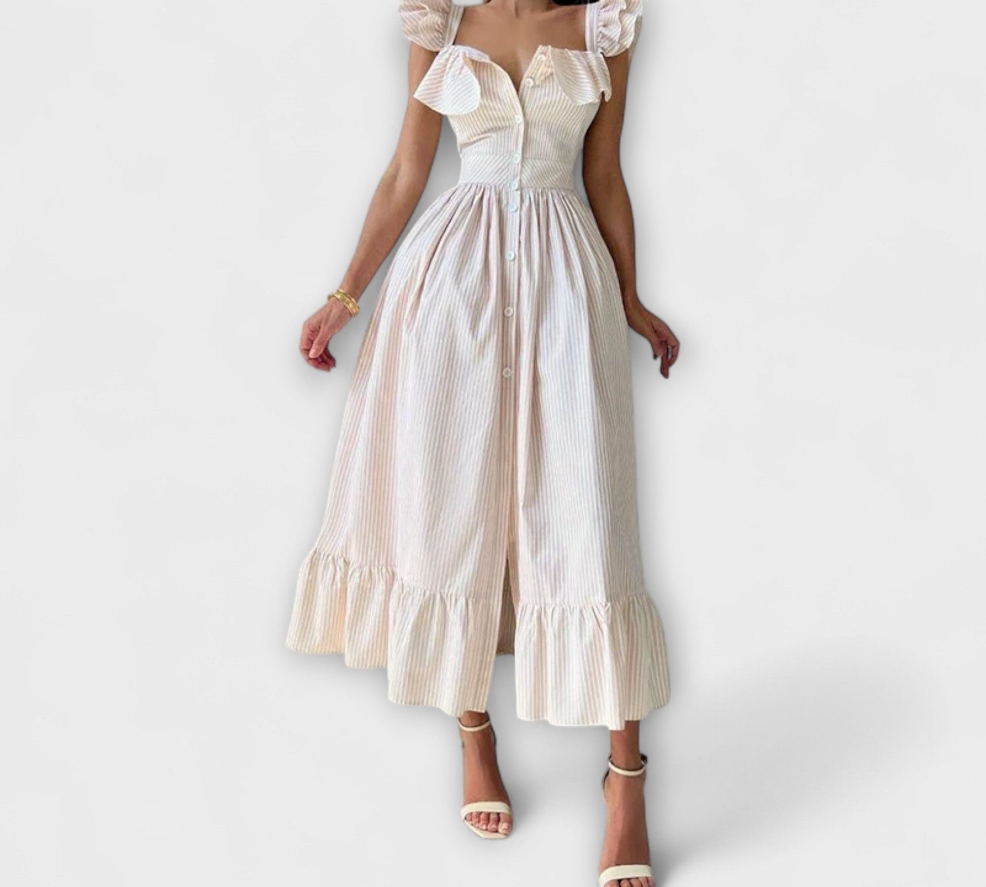 Haljina s Nabranim Detaljima