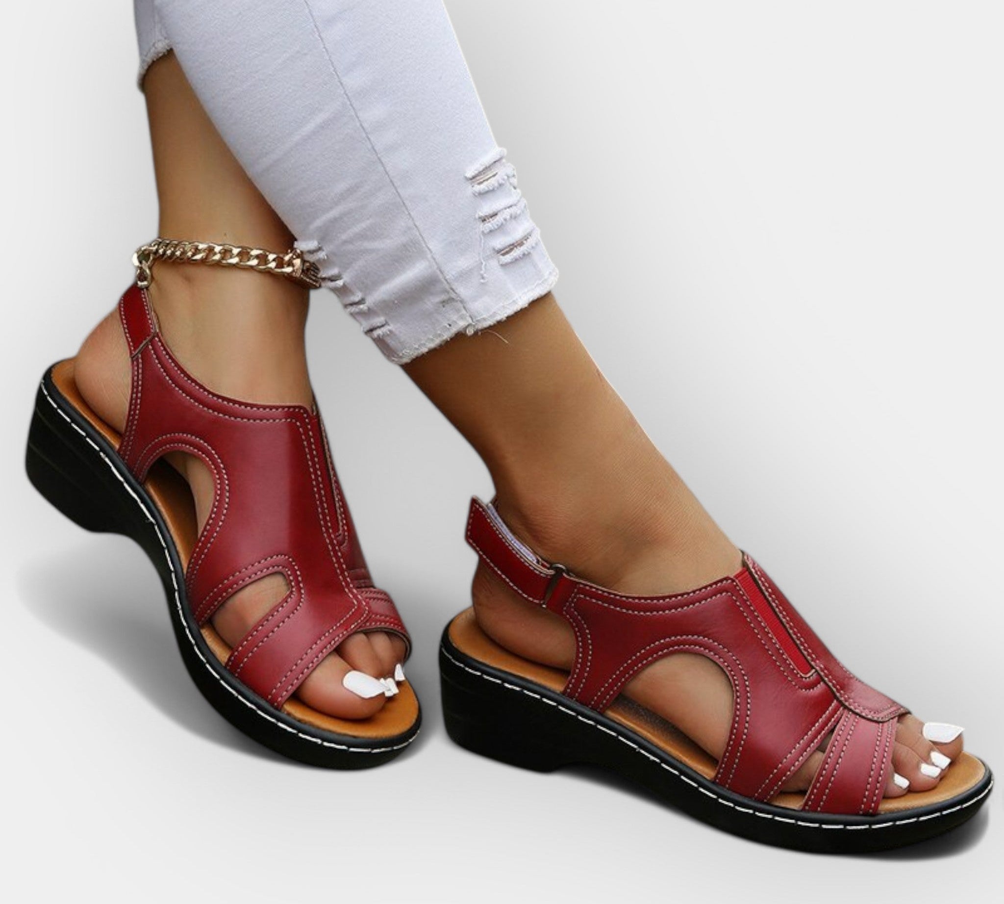 Stilizirane kožne sandale