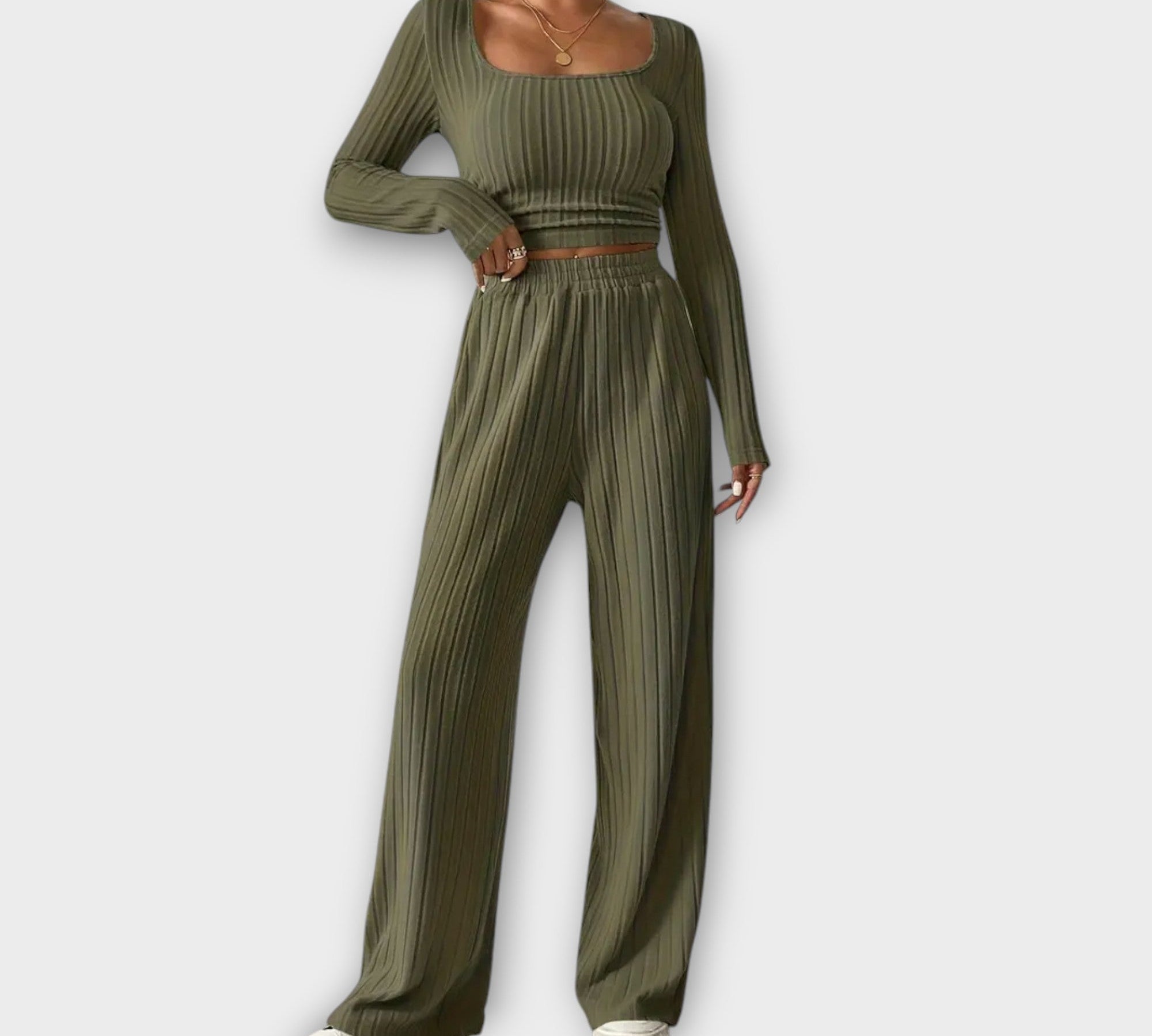 Ana - Udobna Kombinacija