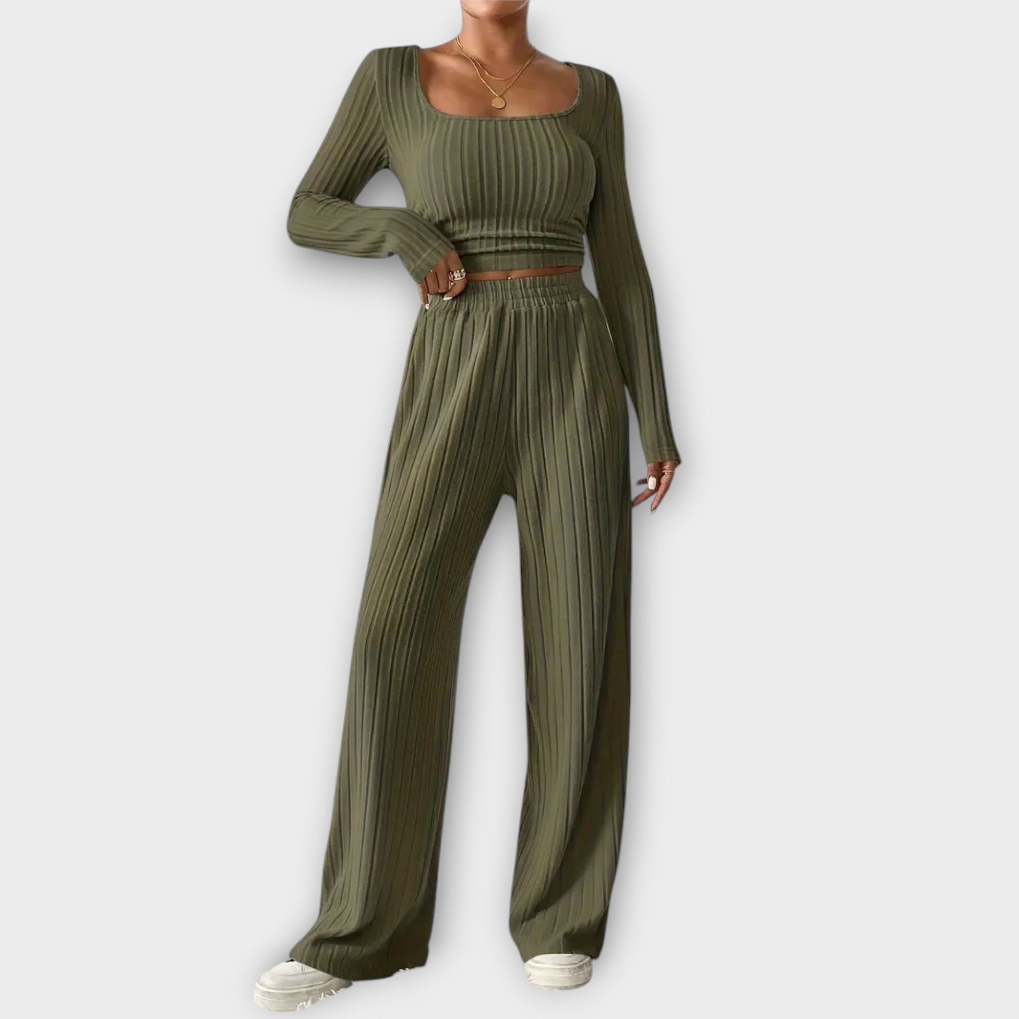 Ana - Udobna Kombinacija