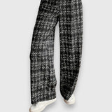 Set od dva dijela s V-izrezom i odgovarajućim hlačama