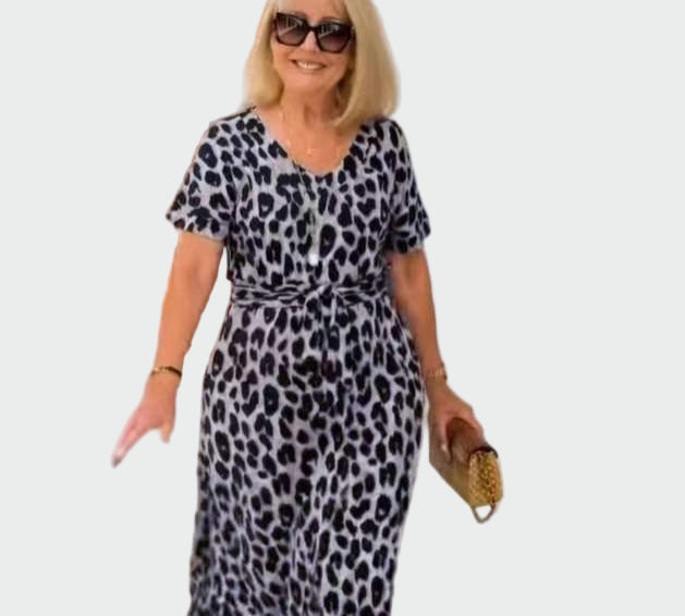 Haljina s leopard uzorkom i impresivnim V-izrezom