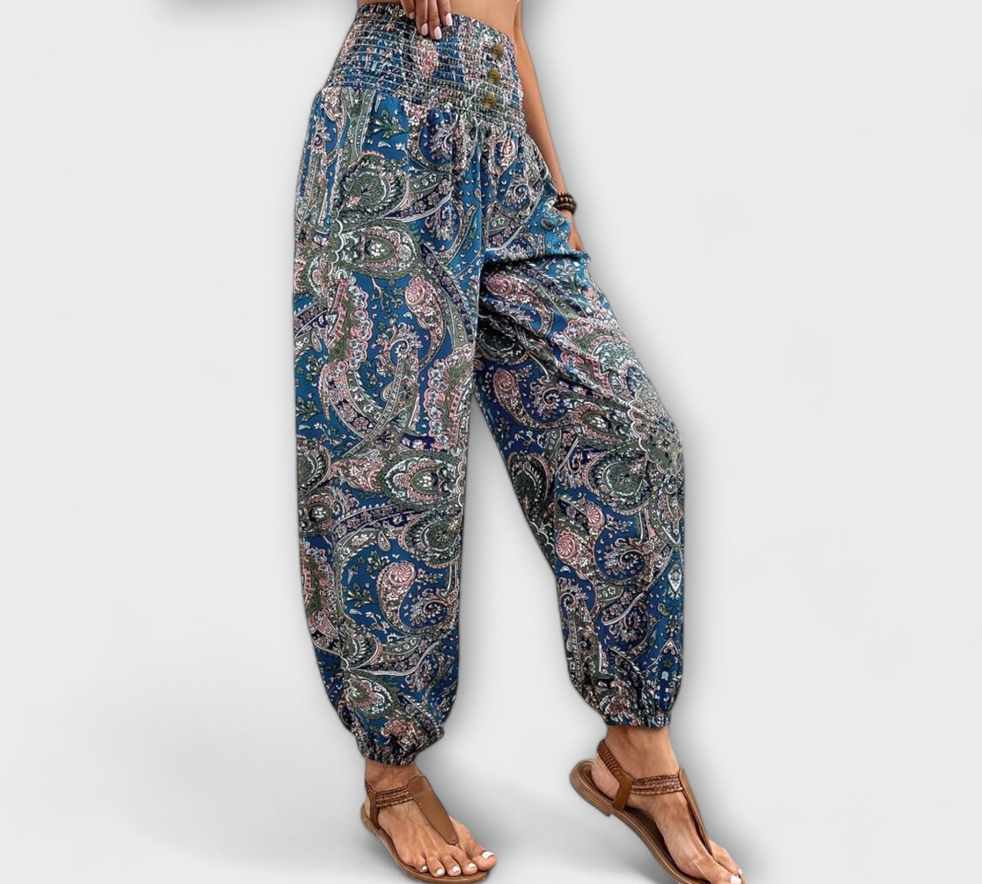 Hlače s Etnografskim Uzorkom