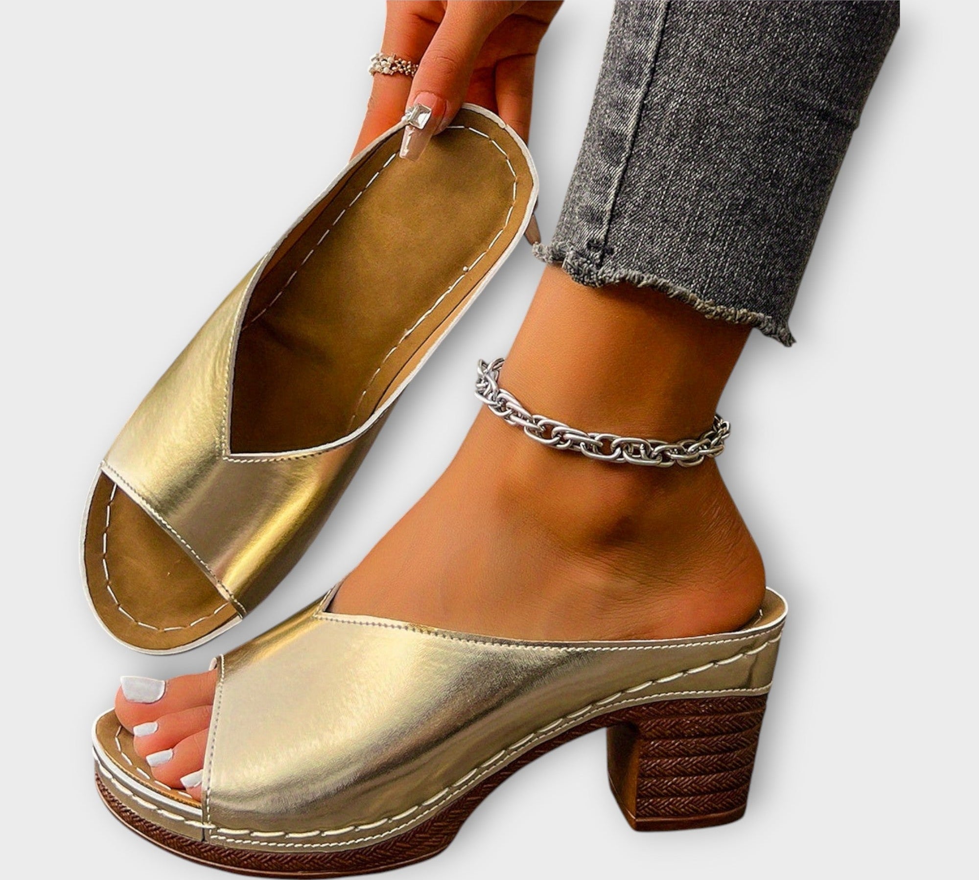 Sandale s debelim petom i otvorenim petom