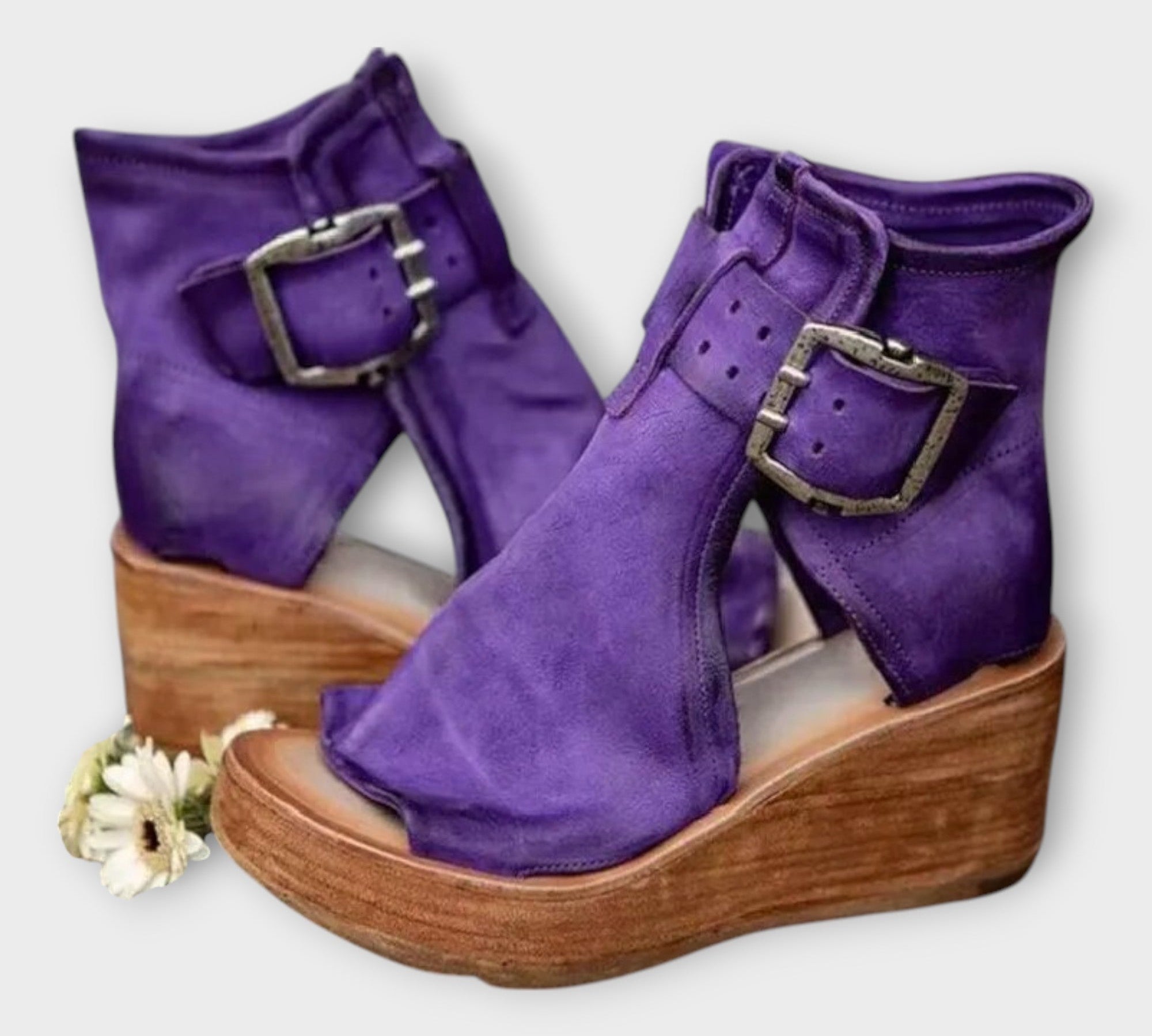 Čizmice s platformom, otvorenim prstom i remenom