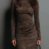 Noa – Suede Luxe Turtleneck Midi haljina