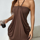 Čokoladna mini haljina s vezanjem oko vrata