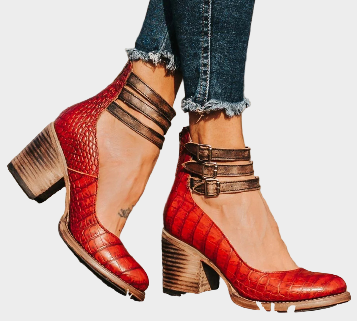 Čizme s više remena i debelim petom