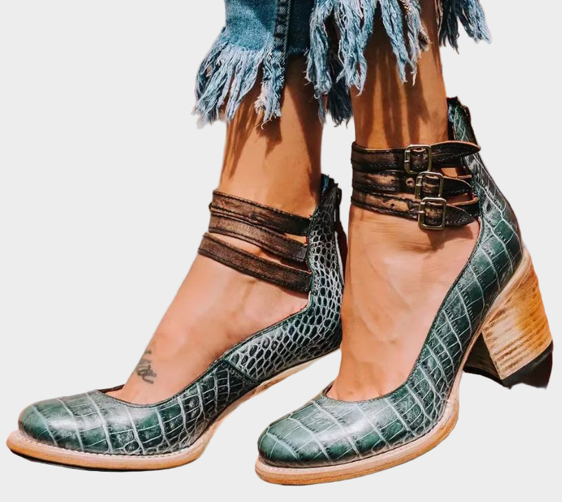 Čizme s više remena i debelim petom