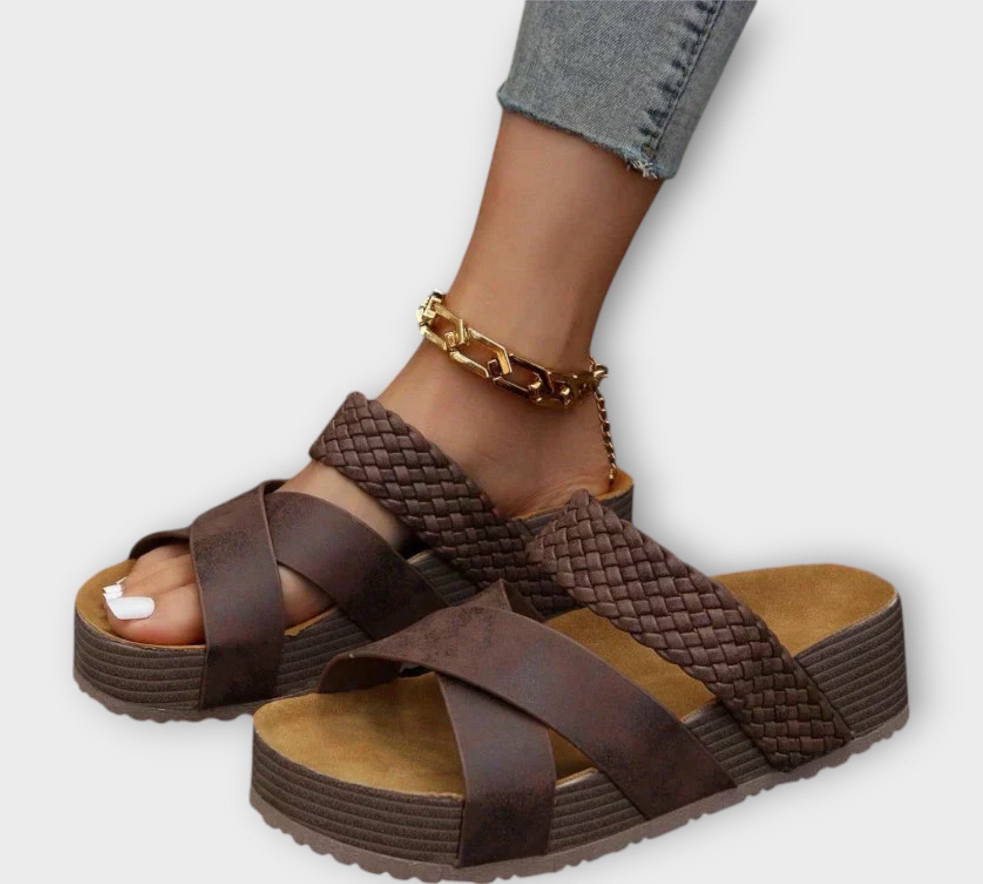 Platforme s ukrštenom detaljom i širokim remenom